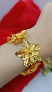 Gelang Rantai Kendari Fashion Populer Perhiasan Berlapis Emas 24K Gold Hadiah Ulang Tahun High-end Elegant Mewah Bangle Bracelet