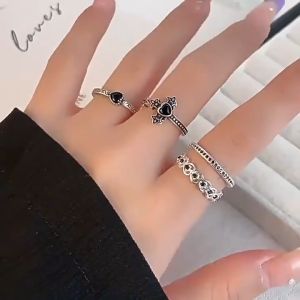 Cincin Desain Unik & Elegan: Cincin Jantung Silang Zirkon Hitam