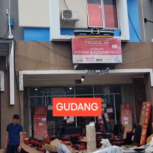 Bumper Belakang Mobil Hiace Commuter 2014