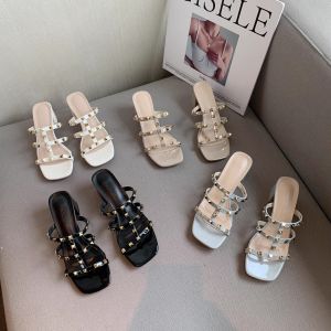 French Nailผู้หญิง กลางแจ้ง ฤดูร้อน 2024 รองเท้าแตะส้นสูงนางฟ้าเปิดนิ้วเท้าใหม่ หวาน วัสดุ Pu สไตล์