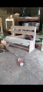 KURSI TUNGGU/ KURSI JONGKOK / Kursi SANTAi / kursi untuk dagang /kursi pajangan