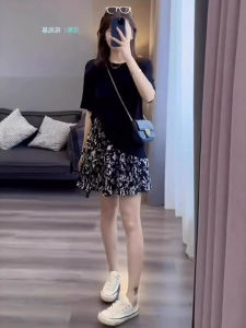 ชุดสองชิ้นสุดเก๋ไก๋สำหรับฤดูร้อน ชุดกระโปรงทรงเอเข้ารูป แขนสั้น คอตั้ง ผ้าโพลีเอสเตอร์ ชุดแฟชั่นสำหรับผู้หญิงวัย 18-25 ปี