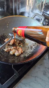 ซีอิ๊วขาว ตราลีกุมกี่สูตรพรีเมี่ยม LEE KUM KEE โกลด์ไลท์ซอส น้ำหนัก500มล.Gold Light Soy Sauce