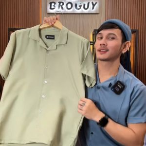 BROGUY Kemeja Sakha Lengan Pendek Pria Basic Casual Slimfit