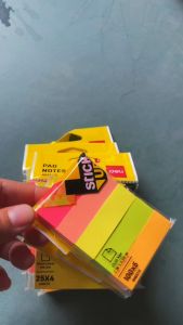 Giấy note màu Deli A023 02/A026/A111/A114 - Giấy nhắn lẫn màu