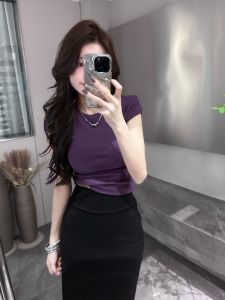 ลำลอง เสื้อยืดคอกลมสีบริสุทธิ์ผู้หญิง สลิมฟิต ยืดได้ แขนสั้น เสื้อท่อนบน ฤดูใบไม้ผลิ ฤดูร้อน แฟชั่น ลำลอง Basic Dt085