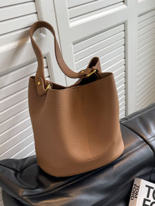 Trendy Bucket Bag Womens 2024 New High-End Single Shoulder Bag Autumn Retro Texture Crossbody Bag Soft Surface Pure Color