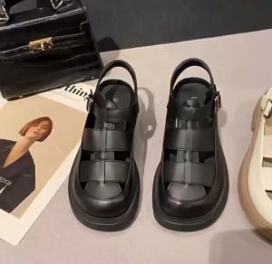 TX451 รองเท้าแฟชัน ส้นสูง 4cm ครีม รูปร่างสองสี ถูกใช้งาน ถูกสร้างผ่านคลาสติกล รูปลักษณ์สวยงาม