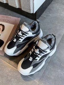 หนาขึ้น ผู้หญิง ลำลอง รองเท้า สไตล์สปอร์ต ผ้าขนแกะ รองเท้าผ้าใบพ่อเรียงราย น้ำหนักเบา ก้นแบนทรงกลม Mid-Cut ผ้าฝ้าย ซับใน