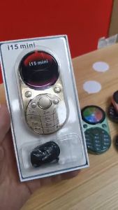 เซอร์โว I15 โทรศัพท์มือถือ ขนาดเล็กกรอบ 1.39 มหัศจรรย์ รอบหน้าจอเร็ว 2 ซิม GSM ลำโพง FM บัญชีดำ