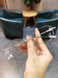 C&H แว่นตาไทเทเนียมคุณภาพสูงย้อนยุคสำหรับทั้งหญิงและชายเลนส์กลมแบนธุรกิจกรอบแว่นไทเทเนี่ยมน้ำหนักเบาเป็นพิเศษสายตาสั้นและป้องกันแสงสีฟ้า