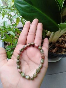 สร้อยข้อมือหินแท้ยูนาไคต์(หินถูกหวย)