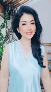 Đồ bộ mặc nhà phi lụa WANANBE BLS11 đồ bộ quần lửng phối áo tay sát nách bản vai cổ tim viền ren đồng màu dịu dàng