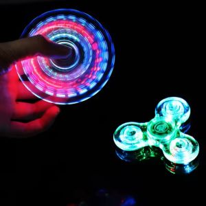Đồ Chơi Xoay Tay Phát Sáng LED Phát Quang Trong Bóng Tối Giảm Stress Dành Cho Trẻ Em & Người Lớn Chất Liệu Nhựa