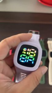 Jam Tangan Digital Pria Wanita Tahan Air Fashion LED Warna Warni Square Watch Bentuk Kotak Keren