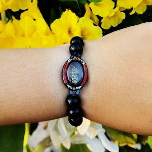 กำไลหินมงคล เลี่ยมกรอบกันน้ำแกะลายเลเซอร์เคลือบเรซิ่น หลวงปู่สม ปิยธมฺโม วัดหนองบง จ.ลพบูรี