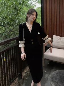 Fall New Style Hepburn Velvet Dress Womens High Waist Black Dress Luxury Minimalist Long Sleeve V-Neck Bodycon Gown