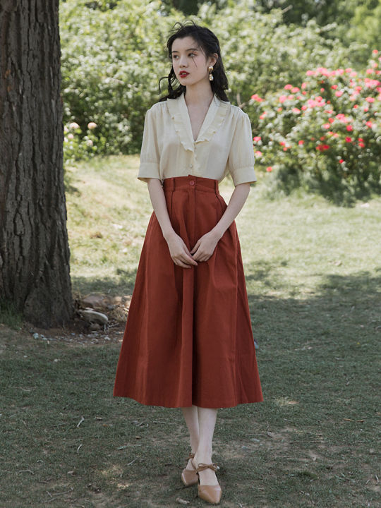 Váy panniers mang phong cách retro xuất hiện trong các bộ sưu tập Xuân Hè  2023