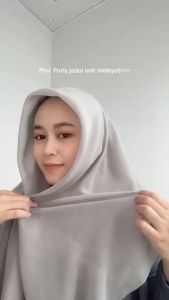 Hijab Paris Classic – Kerudung Segiempat Polos Ringan & Nyaman