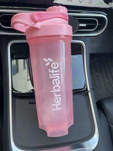 Portable Outdoor 700ml Shake Cup Screw Lid Sports Fitness Water Bottle Mens Style American Plastic Cup Fresh Trend under 10 Dollars