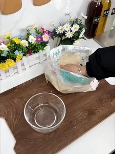 Multi-functional Rice Measuring Spoon Kitchen Flour Grains Rice Measuring Scoop with Food Clip