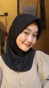 Hijab Bergo Sport Polos Pet Tebal Dan Lebar Ukuran S-M-L /Jilbab Sporty Instan/Kerudung Sekolah Simpel Dan Nyaman