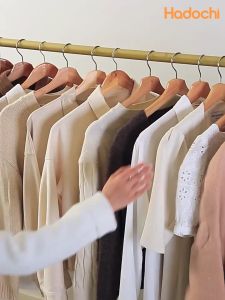 Túi bọc bảo vệ quần áo treo tủ đồtúi trùm quần áo chống bụi bẩn.