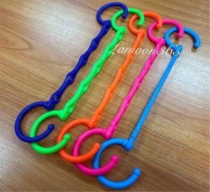 ไม้แขวนเสื้อ 2in1 กันลม / จัดระเบียบตู้เสื้อผ้า 1 ชิ้น มี 5 ช่อง