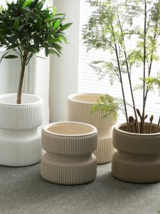 กระถางต้นไม้แบบน้ำหนักดัมเบลสไตล์นอร์ดิก กระถางต้นไม้ในสวนบ้านสไตล์วิลล่า ตกแต่งห้องนั่งเล่น กระถางต้นไม้แบบตั้ง