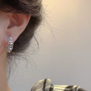 ต่างหูไข่มุกสไตล์วินเทจ SUGAR สำหรับผู้หญิง ต่างหูแบบสวมหูแบบไม่ติด กึ่งเสรี โลหะผสม ทองแดง ทองแดงเคลือบเงิน ทองแดงเคลือบทอง