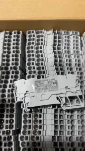 Cầu đấu WAGO TOPJOB S 2002-1401 dây 0.25 – 4 mm² / 22 – 12 AWG 4 tiếp điểm