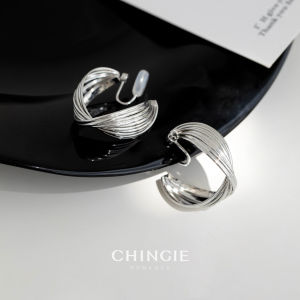 Silver Multi-Line Metal Geometric Twist Hoop Earrings Luxury Sensation Facial Slimming Large-Minimalist Ear Clips for Women