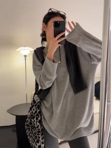 เสื้อยืดคอกลมแขนยาวสีเทา ทรงหลวม ทรงหลวม ลำลอง ฤดูใบไม้ร่วง/ฤดูหนาว เสื้อชั้นใน ทรงหลวม ลำลอง ทรงหลวม แขนยาว ปกติ