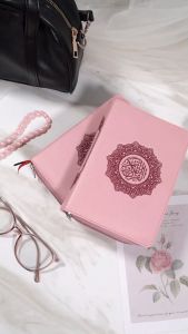 Alquran dan Terjemahnya Mushaf Almubarok Al Quran Terjemahan Ukuran Sedang A6 Jilid Cover Jaket Resleting Warna Salem Maju Mandiri Sukamaju Alhira Lengkap dengan Doa Muslimah