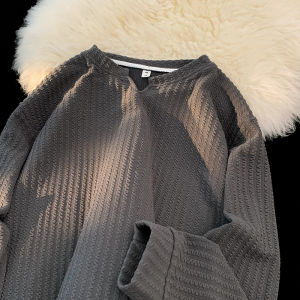 เสื้อยืดคอกว้างแขนยาวหลวมๆ ลำลองสำหรับผู้ชาย ทรงหลวมๆ แขนยาว คอกลม ลายทาง ทรงหลวมๆ ลำลอง สำหรับใส่ในฤดูใบไม้ผลิและฤดูใบไม้ร่วง