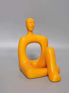 Modern Minimalist Resin Hollow out Figure Abstract Portrait Sculpture Decorative Ornaments Creative Desktop Decorations for Bedroom And Study