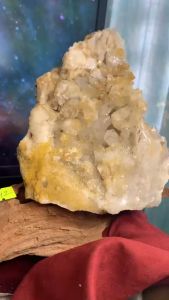 Bệ đÁ thạch anh vàng Citrine to sale năng lượng tự nhiên 312