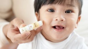 ไออุ่น บาล์มบัวหิมะ ออร์แกนิค 2.5g (aiaoon  organic snow lotus gentle care balm)(แบบตลับ)