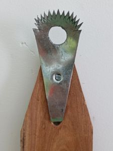 Hainan Traditional Style Stainless Steel Sitting Coconut Scraper Special Tool for Scraping Coconut Meat And Getting Thread