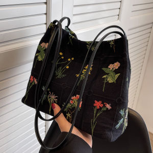 Fashionable Large Capacity Canvas Tote Bag Embroidered Print Womens Single Shoulder Crossbody Bucket Bag Spring Summer New Arrival