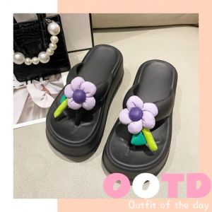 Lishops ใหม่มาแรง รองเท้าแฟชั่นเสริมส้นผญ ดีเทลติดดอกไม้ด้านหน้า น่ารักสุดๆ พื้นหนา 2 นิ้ว ทำจากยาง ใส่สบาย กันน้ำ ไม่ลื่น ทนทานแน่นอน