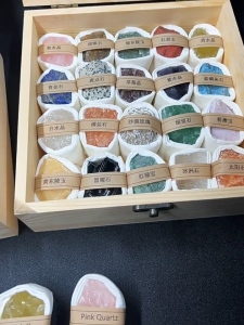 Natural Mineral Crystal Gemstone Set | Crystal Rough Stone Ornamental Specimen | Collection and Decoration | Universal Science Gift Box