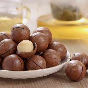 แม็คคาเดเมีย 100g ซื้อ 1แถม1 อบพร้อมทาน แบบมีเปลือก แมคคาเดเมีย -แถมที่แกะเปลือกฟรี ธัญพืชเพื่อสุขภาพ ราชาแห่งถั่ว