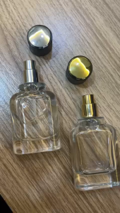 [ 1 PCS ] BOTOL KOSONG MINYAK WANGI 35ML WOODEN BLACK CAP PRESS ( DW-1 )