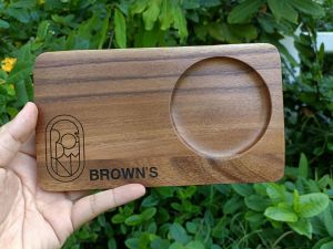 ถาดไม้ 4.5"x8"ถาดไม้ยาง-ไม้จามจุรีย์ ถาดวางแก้ว จานรองแก้วไม้ จานรองแก้วสลักชื่อ ที่รองแก้ว จานรองแก้วไม้พร้อมสลักชื่อ
