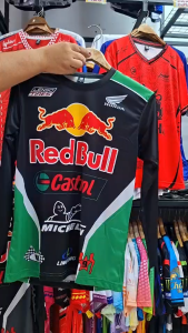 เสื้อยืดกีฬาแขนยาว พิมพ์ลาย Red Bull V.2 เนื้อผ้าไมโคร ใส่สบาย ใส่ได้ทั้งผู้หญิงและผู้ชาย ผลิตโรงงานไทย