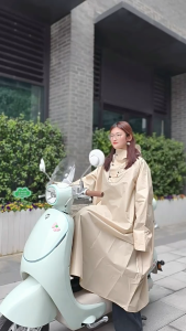 EOSM เสื้อกันฝน เสื้อกันฝนมอเตอร์ไซค์ Waterproof Rain Suit สะท้อนน้ำ ผ้าหนาอย่างดี สำหรับขี่มอเตอร์ไซค์