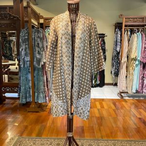 Adeeva Cardigan Viscos by Dian Pelangi LIMITED EDITION Outer Cardi Coat Blazer Bolero Outfit OOTD Casual Formal Kerja Kantor Pesta Pernikahan Kondangan Wanita Hijaber Cantik Anggun Modis Modern Elegan Mewah Model Korea Terbaru Motif Batik Kekinian