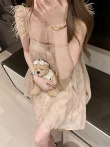 ชุดเดรสเกาะอกลายดอกไม้หลวมๆ สำหรับถ่ายภาพชายหาด ชุดเดรสสั้นทรงเอเซ็กซี่ แขนกุด คอวี กระโปรงทรงเอ ชุดทำงานฤดูร้อน