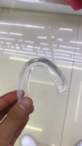 ฟันยางนักมวย ยางกันฟัน ซิลิโคนครอบฟัน ยางครอบฟัน ฟันยางนักกีฬา ฟันยางป้องกันฟัน ยางครอบฟัน (1ชิ้น) ( Mouth Guard Boxing Child & Adult )